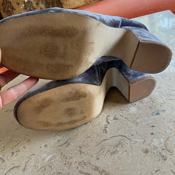 Zara Basic Grey Blue Crushed Velvet Booties - Picture 4 of 8